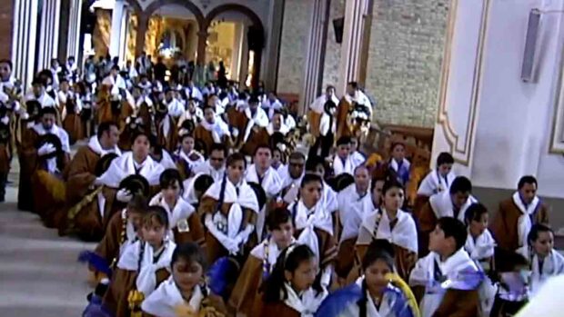 devotos de la Virgen del Socavón