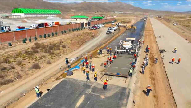 construcción de la doble Vía Oruro - Challapata