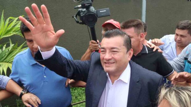 el alcalde Jhonny Fernández