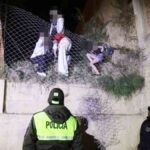 menores de edad intenta escapar por la pared