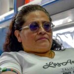 la ministra Marcela Flores dona sangre para heridos del accidente aéreo en El Alto