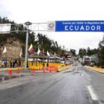 Ecuador sube impuestos a Colombia