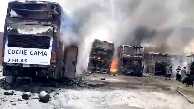 los buses que se incendiaron
