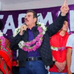 Manfred Reyes Villa en un acto preselitista