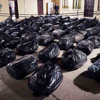 las bolsa con marihuana en la Felcc de Oruro