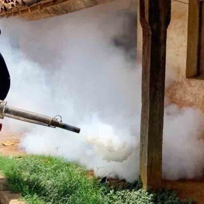 fumigado de ambientes en un colegio en Santa Cruz