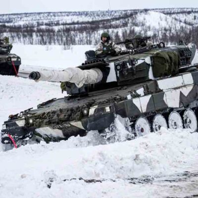 tanques de la OTAN en el Ártico