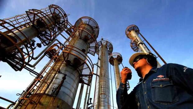 una de las refinería de YPFB