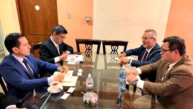 reunión entre autoridades de Bolivia y funcionarios de USDA