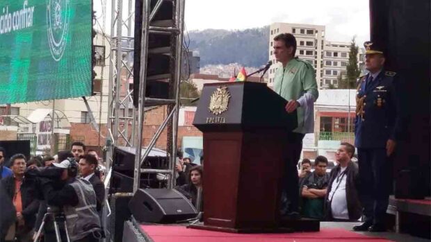 Rodrigo Paz presenta ley de incentivo al Deporte