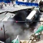 El enorme socavón en una calle de Shanghái