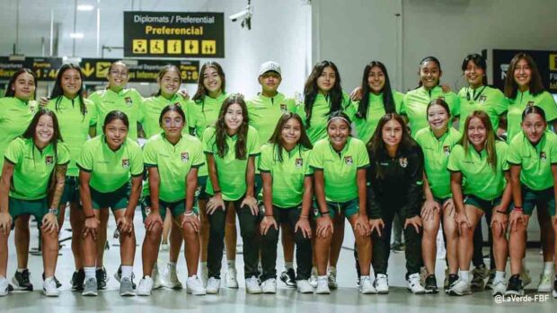 Selleción femenina boliviana de fútbol se enfrentará a Perú