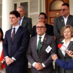 personeros de la UE junto a autoridades del TSE