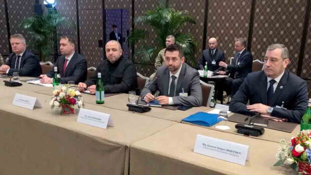 la delegación de Ucrania en las conversaciones con Rusia en Ginebra