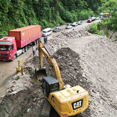 maquinaria de la ABC realiza trabajos en la ruta nueva Cochabamba-Santa Cruz