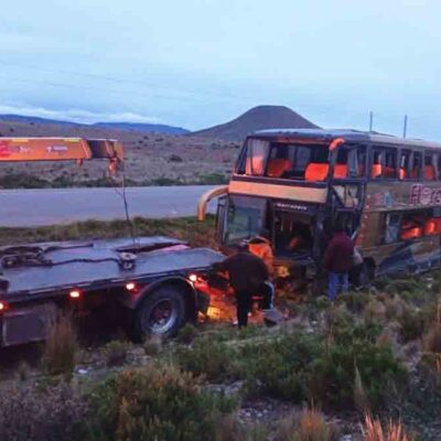 el bus que se accidentó en Caracollo