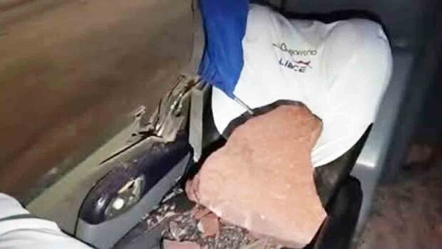 roca ce sobre un bus