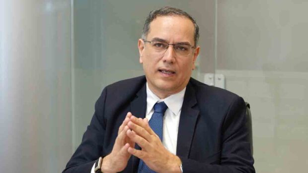 el presidente de Yacimientos Petrolíferos Fiscales Bolivianos, Yussef Akly Flores
