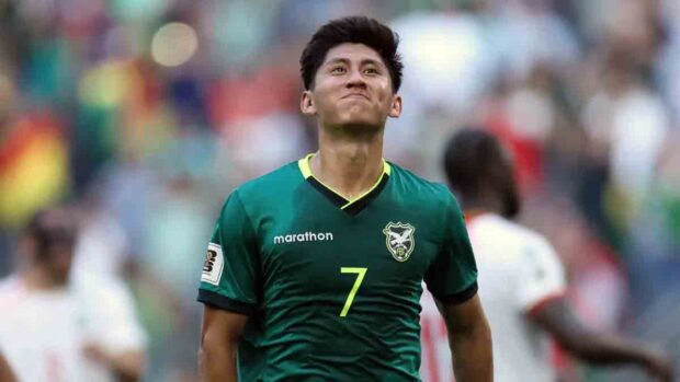 Miguel Terceros celebra el gol de la victoria de Bolivia