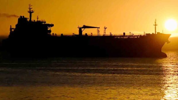 buque petrolero ruso en las costas de Cuba