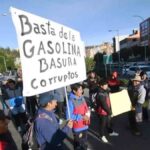 choferes protestan en La Paz por la mala calidad de la gasolina