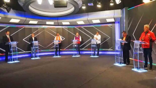 uno de los debates de los candidatos a alcaldes