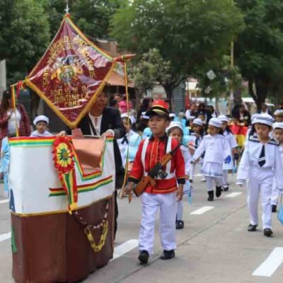 desfile escolar en Sacaba