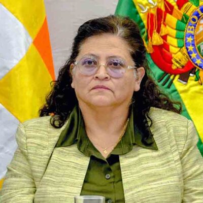 ministra de Salud, Marcela Flores