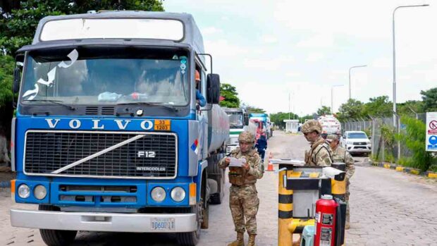 despacho de gasolina desde la planta de Palmasola en Santa Cruz
