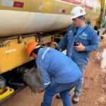 funcionario de ANH precintan cisterna con gasolina fuera de norma