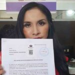 Brenda Lafuente muestra la denuncia presentada contra la denuncia contra el expresidente Luis Arce