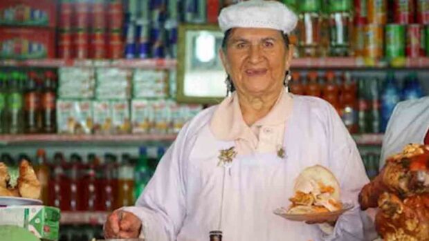 Reconocen a vendedoras de Las Cholas en La Paz