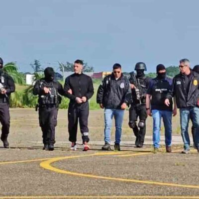 Marset es escoltado por policías bolivianos y agentes de la DEA