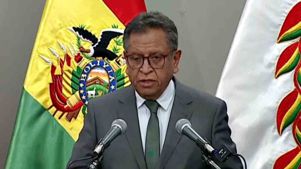 el ministro de Gobierno, Marco Antonio Oviedo