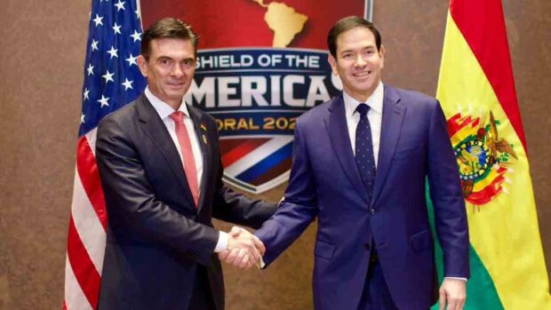 el presidente Rodrigo Paz junto al secretario de Estado, Marco Rubio