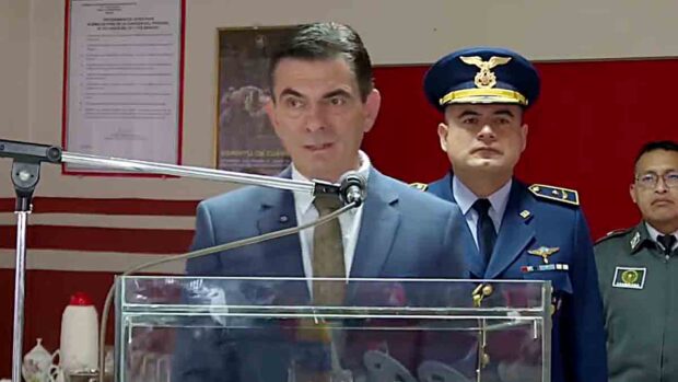el presidente Paz en el Regimiento Colorados de Bolivia