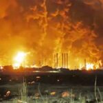 una plan de petróleo arde en Irán tras ataque estadounidense