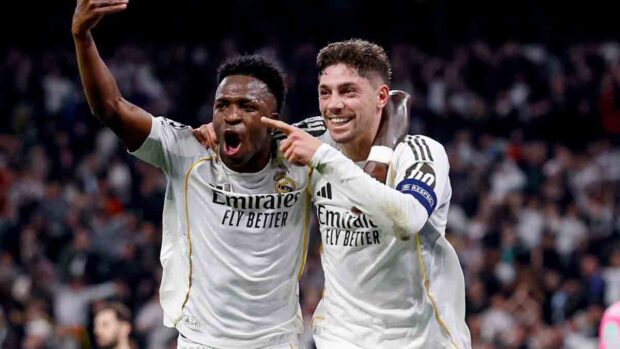 jugadores del Real Madrid celebran la victoria
