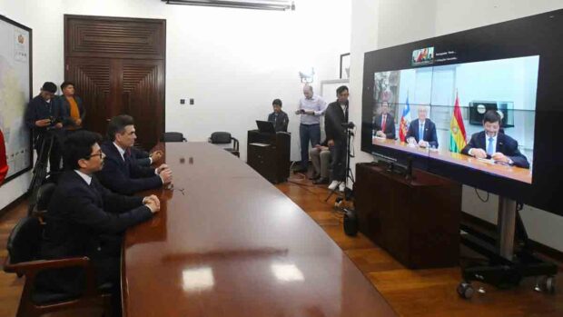 reunión virtual entre los presidentes Rodrigo Paz y José Antonio Kast