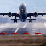 un avión alza vuelo en Bolivia