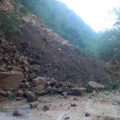 nuevo derrumbe en la ruta antigua Santa Cruz-Cochabamba
