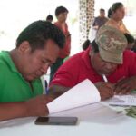 campesinos benianos firman acuerdo con el Gobierno