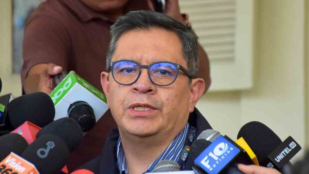 secretario de Cámara del TSE, Fernando Arteaga