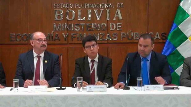 conferencia de prensa de autoridades de Gobierno