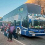 bus varados por bloqueo en Parotani
