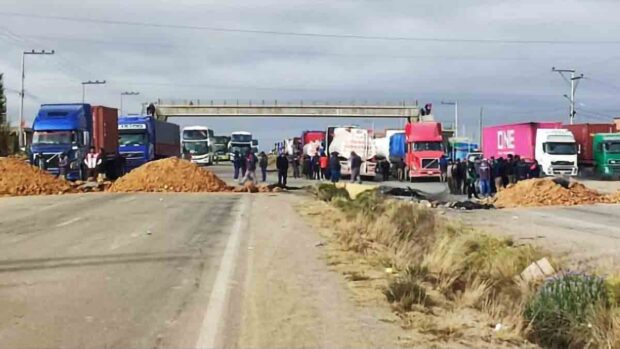 bloqueo en la ruta La Paz - Oruro