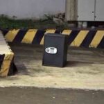 la caja fuerte abandonada en un surtidor