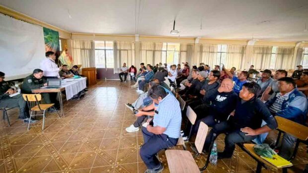 diálogo entre autoridades de Gobierno y transportistas de Cochabamba