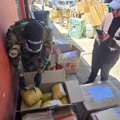 aprehenden a dos policías en operativos antidroga
