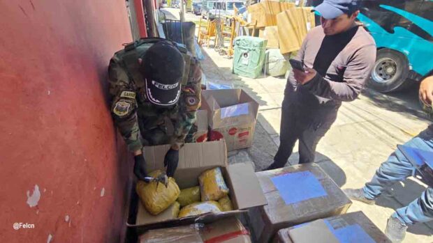aprehenden a dos policías en operativos antidroga